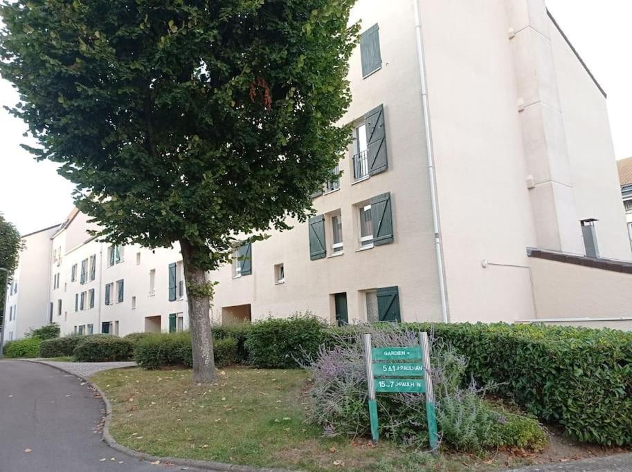 Large Family Apartment, Cdg, Paris & Disneyland Appartement Sevran